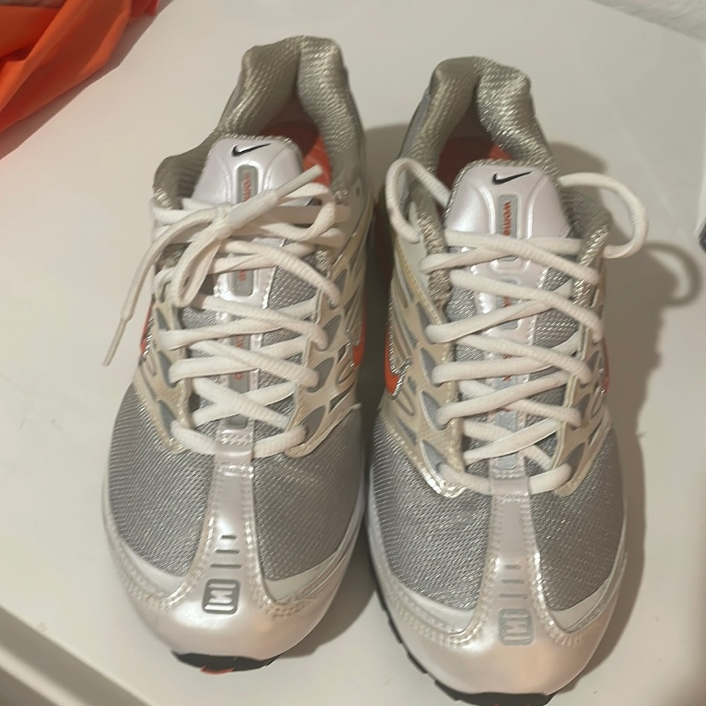 Nike show Go running shoes